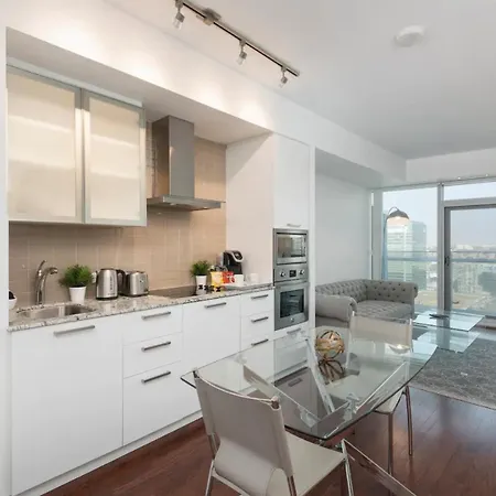 Executive 1 Bedroom Condo - Cn Tower & City View
